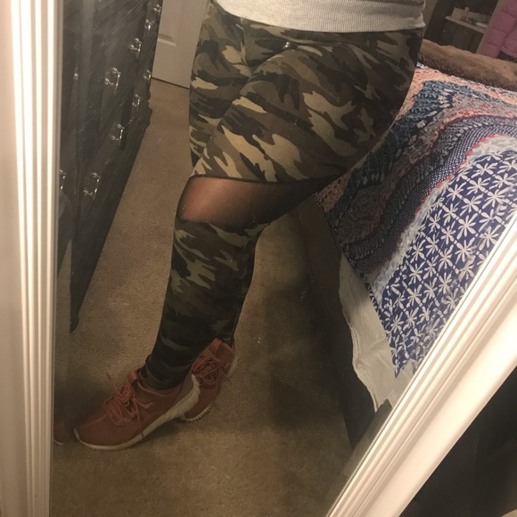 Super Soft, Army Fatigue Leggings - Picture 3 of 7